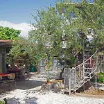 Veni Olive House Holiday home