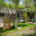 Veni Olive House *