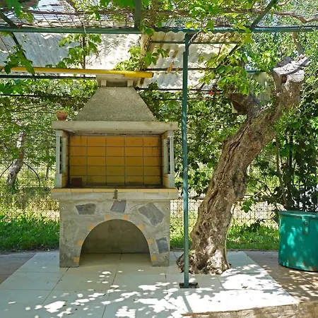 Veni Olive House *
