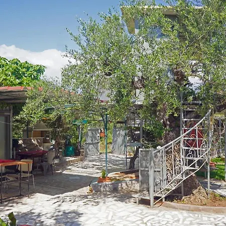 Veni Olive House Ferienhaus