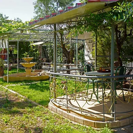 Veni Olive House Ferienhaus *
