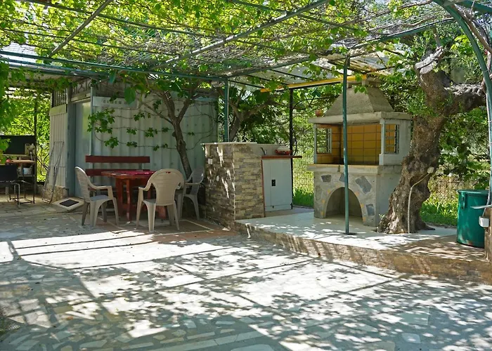 Veni Olive House Дом отдыха Каламата