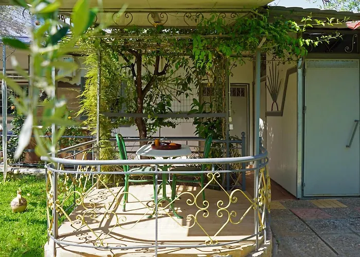 Veni Olive House Дом отдыха Каламата